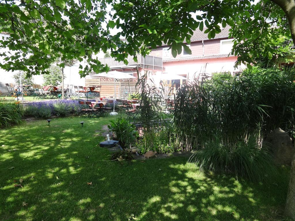 Landgasthof Jaegerstuebchen Neustadt an der Weinstrasse Exterior photo